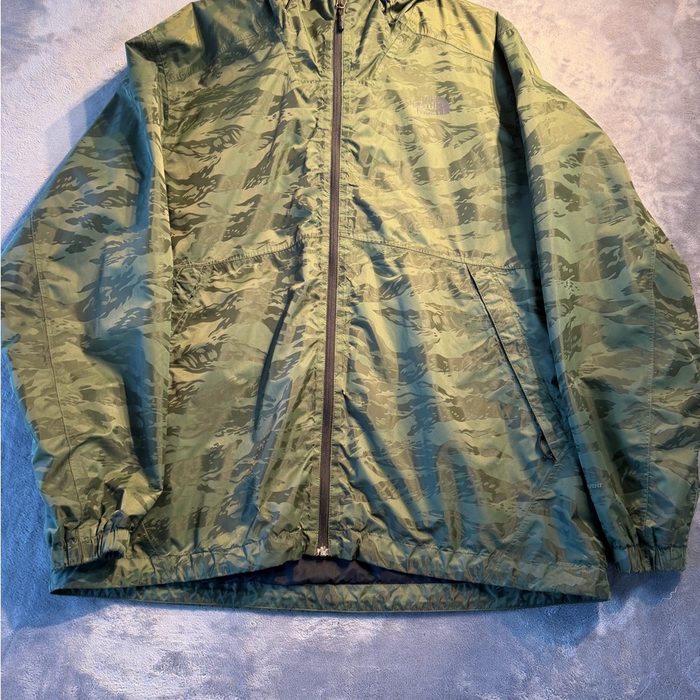 The North Face Green Camo Lightweight Hooded Jacket - Picture 2 of 10